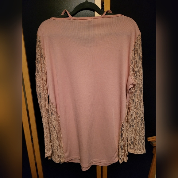 Elegant Pink Lace Sleeve Women's Top - Picture 2 of 3